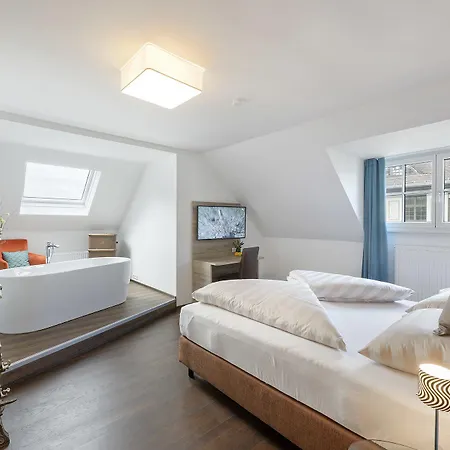 Maria - & Lägenhetshotell 4*